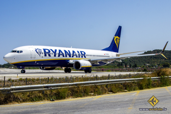 Boeing 737-8AS